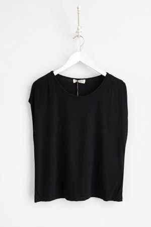 CAMISETA BÁSICA